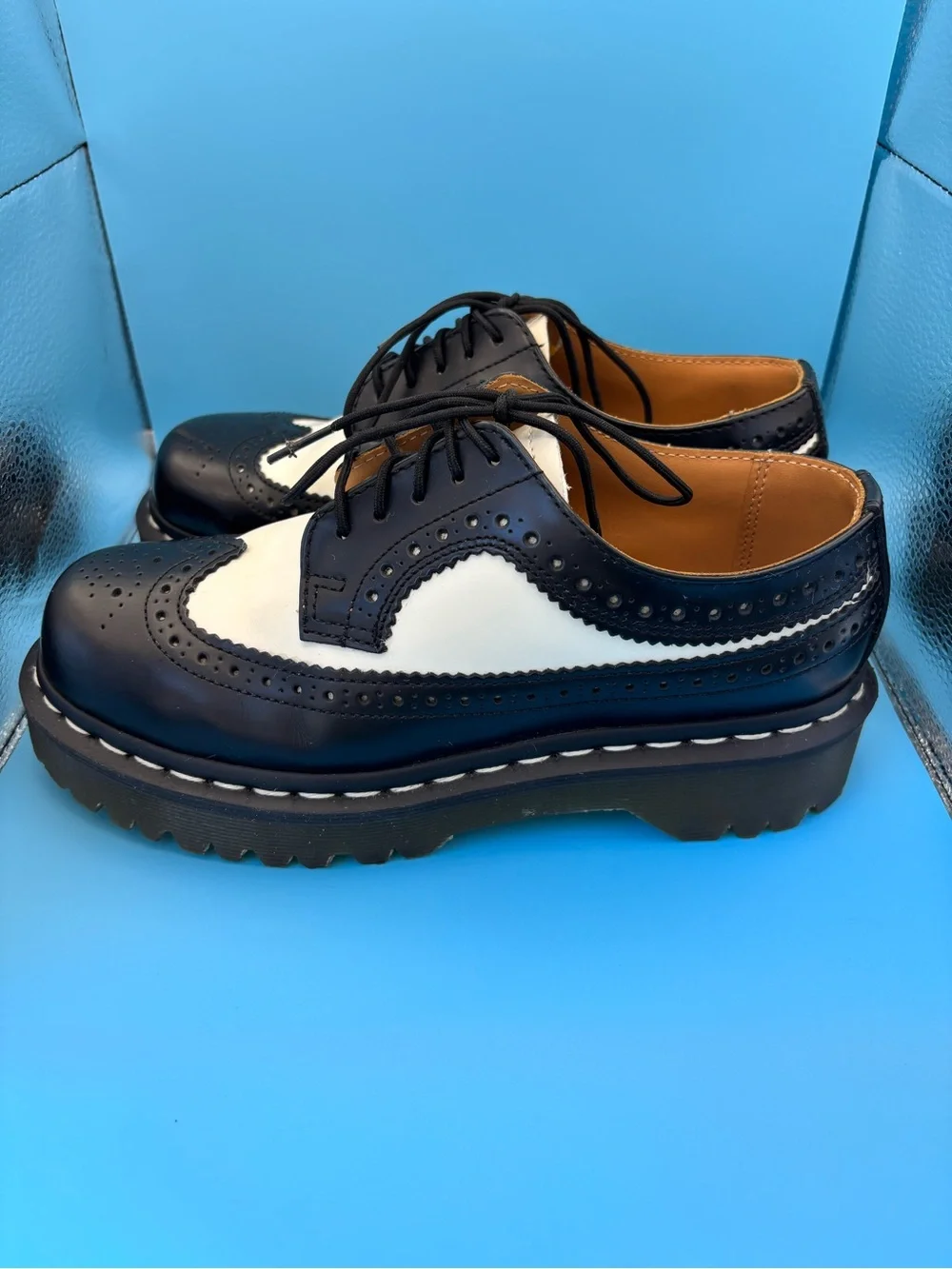 Dr. Martens Classic Black & White Wingtip Brogues 37 EU